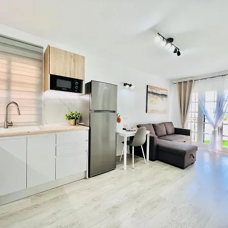 Romantic In Windsor Park Costa Adeje (Tenerife)