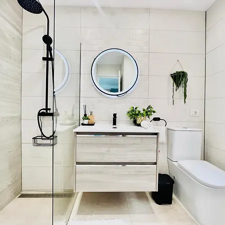 Romantic In Windsor Park * Costa Adeje (Tenerife)